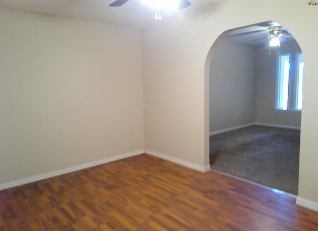 Building Photo - 5304 Burkburnett Rd