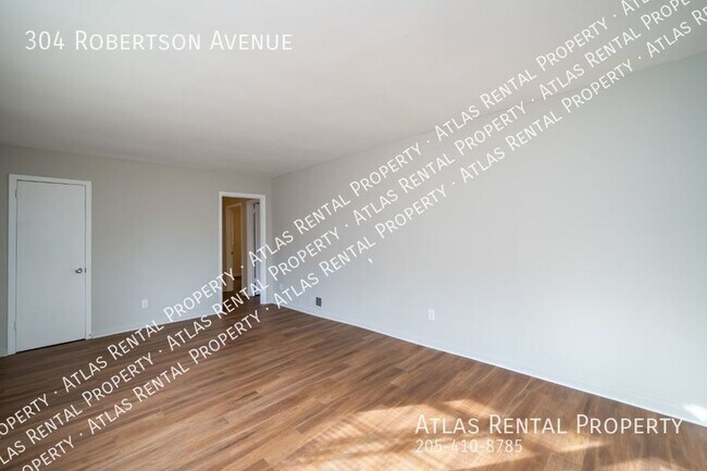 Building Photo - 304 Robertson Ave