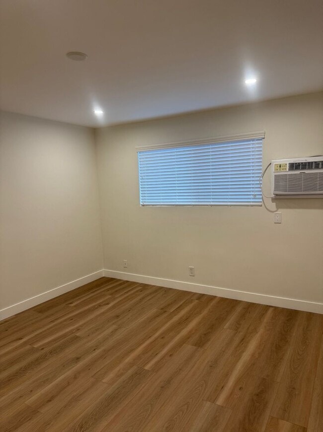 Building Photo - 618 Orlando Ave