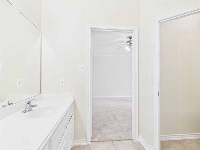 Building Photo - 136 Winter St