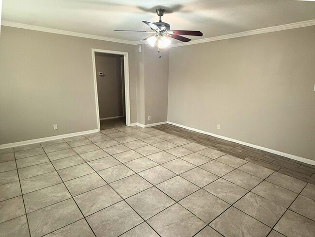 Building Photo - 5142 Balkin St