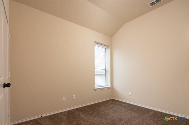Building Photo - 514 Creekside Cir
