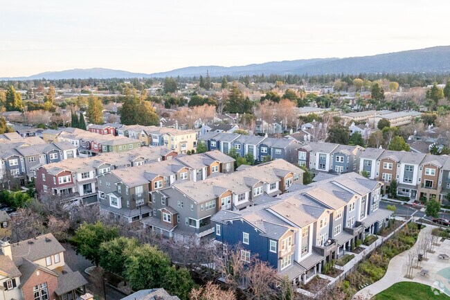 Building Photo - Mora Drive Rowhomes
