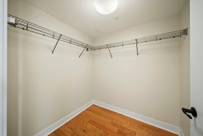 Building Photo - 1551 Ala Wai Blvd