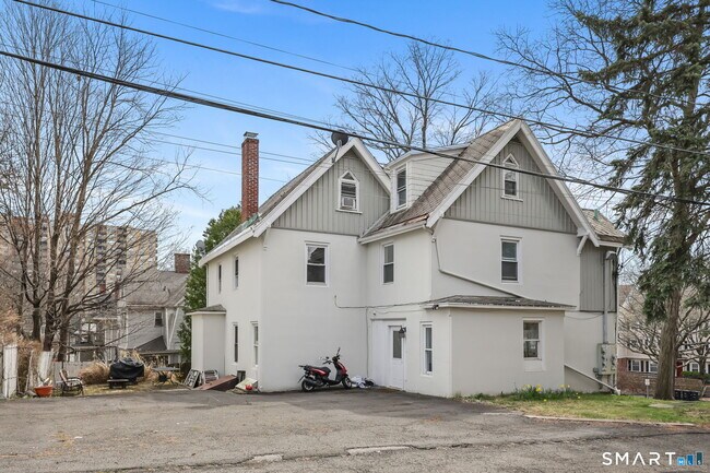 Building Photo - 52 Highland Rd