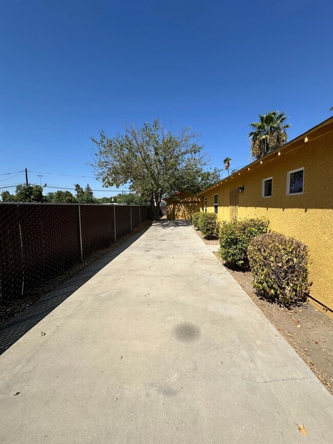 Building Photo - 2253 N San Pablo Ave