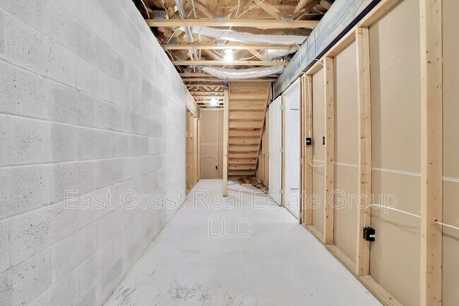 Building Photo - 184 Larkspur Ln