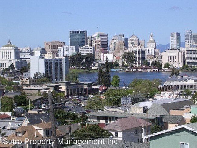 Building Photo - 611 E 20th St