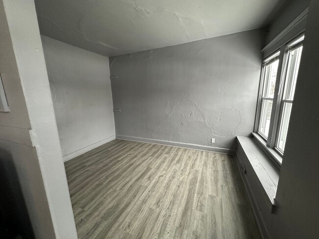 Building Photo - 2876 N 26th St