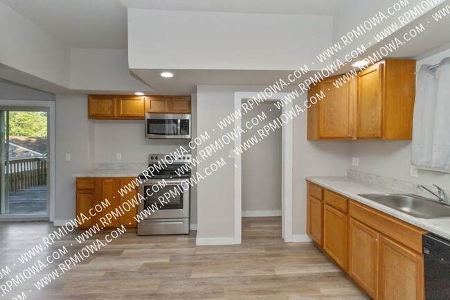 Building Photo - RENT SPECIAL!!  4 Bedroom, 1.5 Bathroom Ho...