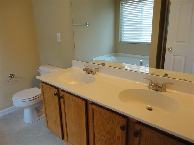 Building Photo - 1717 Cabarrus Crossing Dr