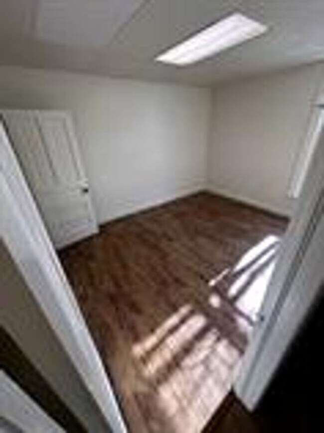 Building Photo - TD1227