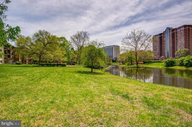 Building Photo - 10500 Rockville Pike