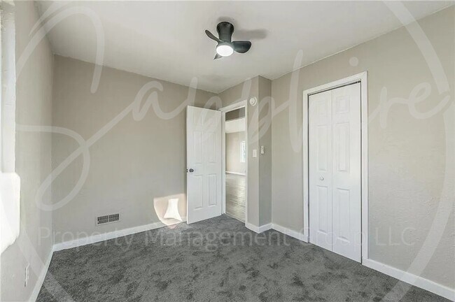 Building Photo - 3920 Spruce Ave