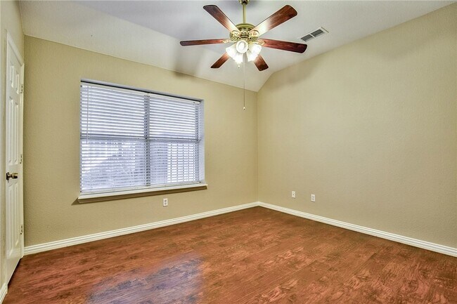 Building Photo - 4424 Maple Shade Ave