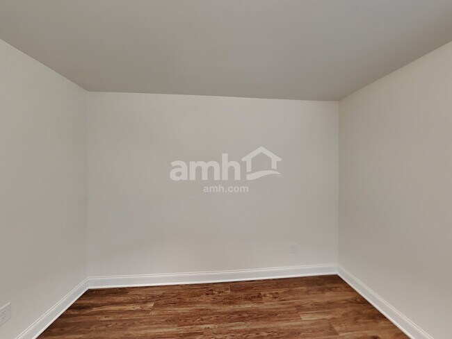 Building Photo - 317 Bourne St