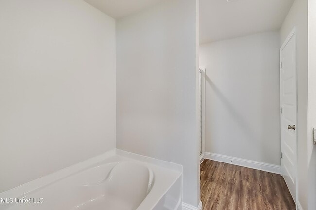 Building Photo - 6559 Eastland Cir