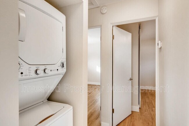 Building Photo - 4247 Shoshone St