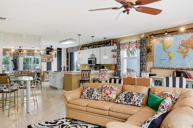 Building Photo - 2070 Chagall Cir