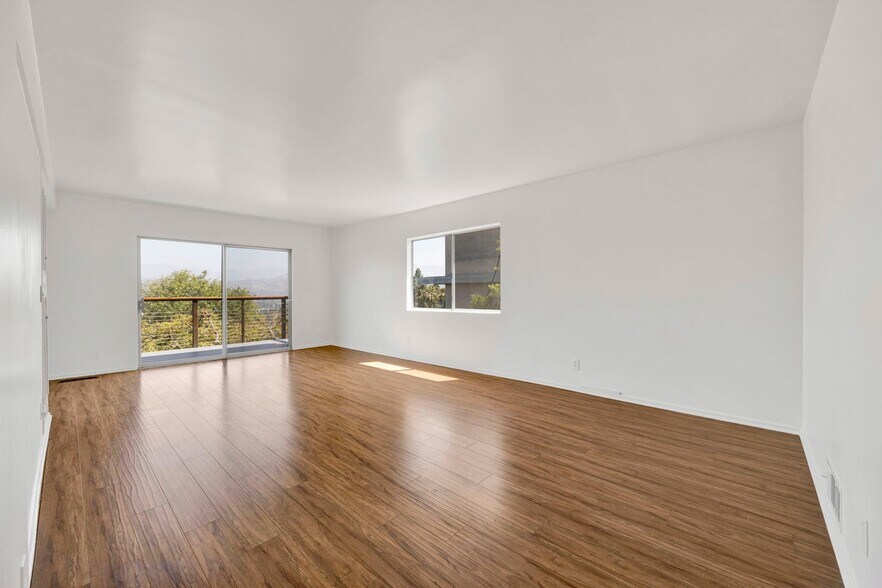 Building Photo - 4439 Palmero Dr