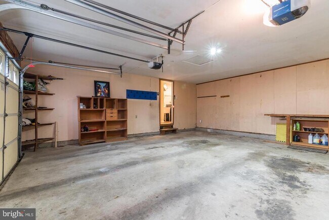 Building Photo - 1209 Crockett Ln
