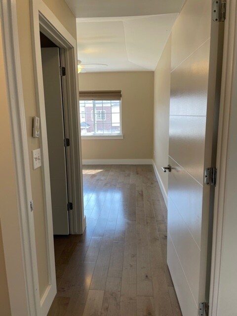 Building Photo - 5735 Acorn Ln