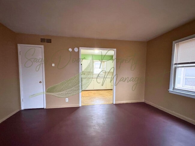 Building Photo - DUPLEX IN INDEPENDENCE!!!