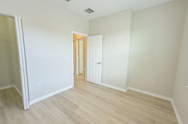 Building Photo - 297 Lake Monterey Cir