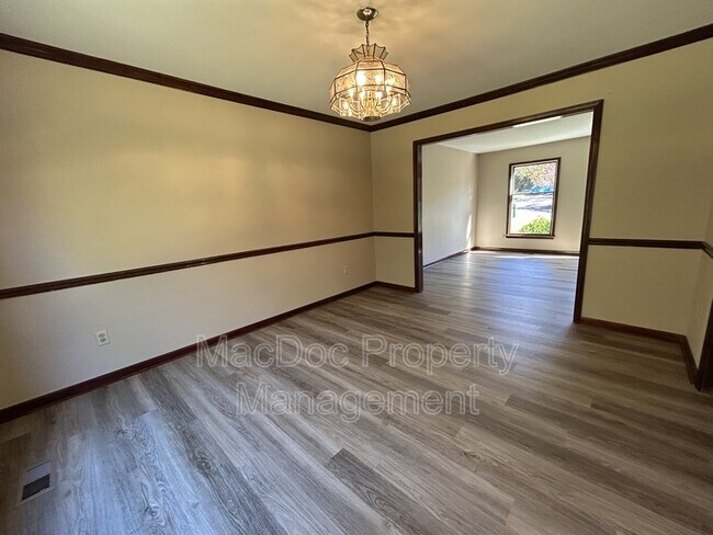 Building Photo - 1907 White Lake Dr