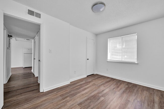 Building Photo - 2012 Ave H