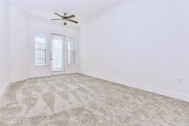 Building Photo - 3030 Greenbusch Rd