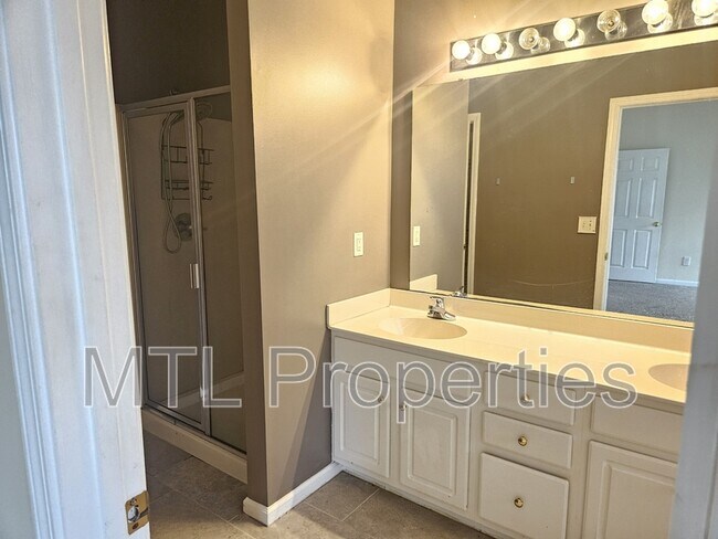 Building Photo - 2717 Hartley Hills Dr