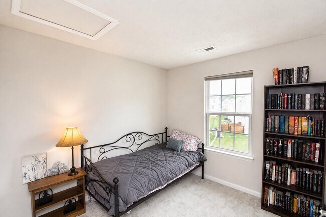 Building Photo - 984 Steamboat Dr