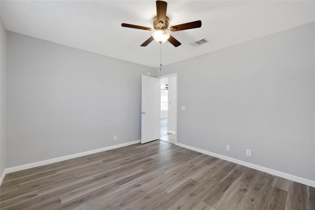 Building Photo - 317 Precipice Way