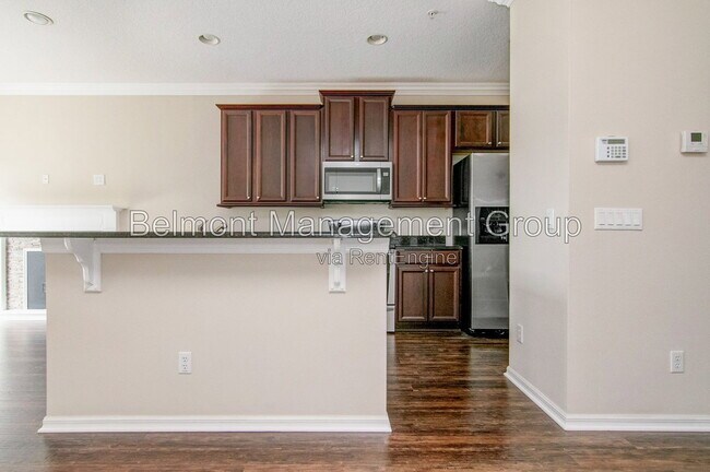 Building Photo - 9426 Silver Buttonwood St