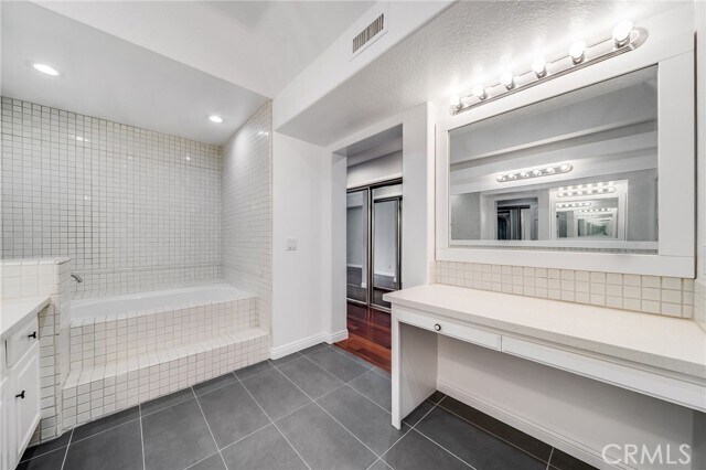 Building Photo - 34300 Lantern Bay Dr