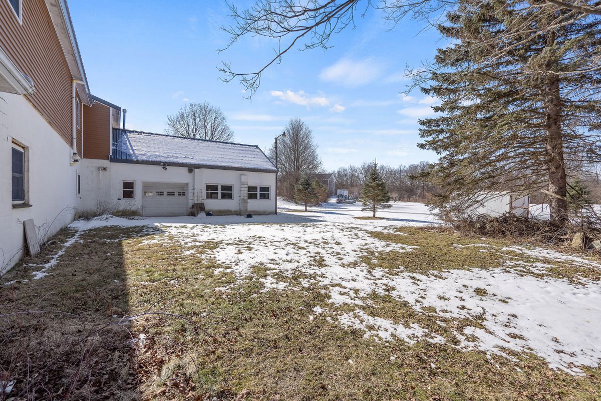 Building Photo - 5113 Cedarvale Rd