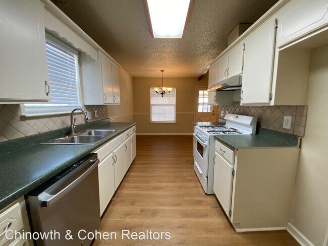 Building Photo - 3 br, 1.5 bath House - 1108 W Knoxville St