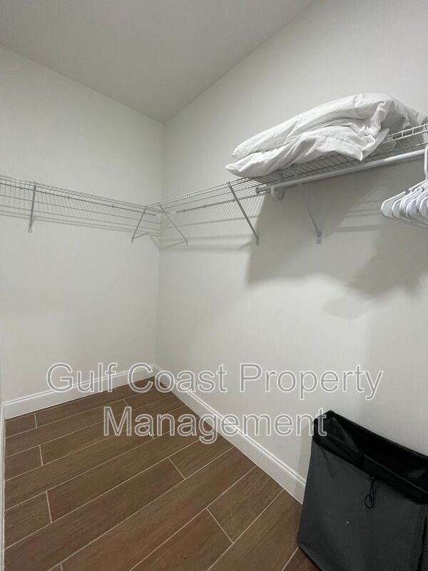 Building Photo - 681 Windermere Dr