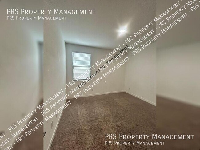 Building Photo - 2658 S Reavis Falls Rd