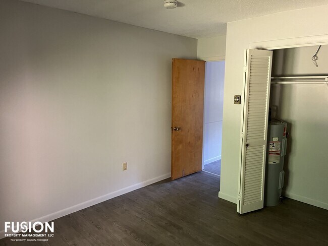 Building Photo - Warm & Inviting One-Level Condo in South Burlington