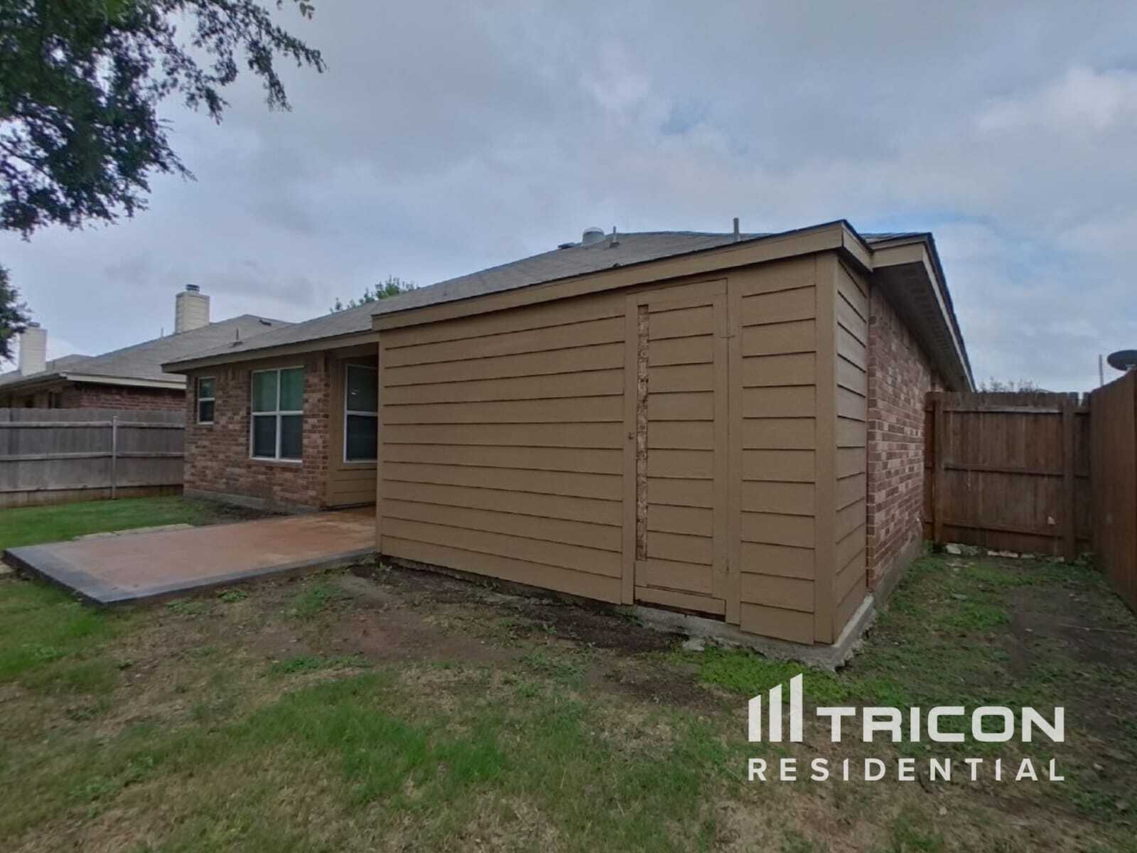 Building Photo - 648 Clearbrook St