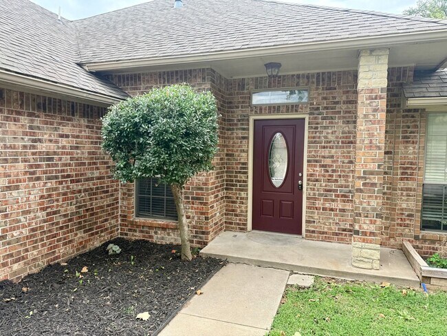Building Photo - Beautiful 4 Bed 3 Bath Home with Great Loc...