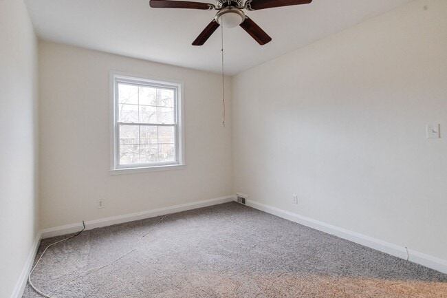 Building Photo - 1809 Glen Ridge Rd