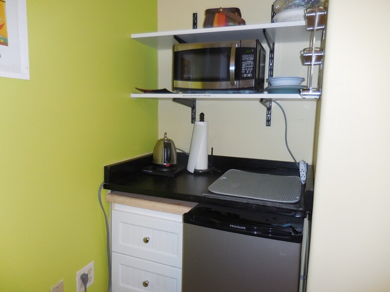 Building Photo - 736 Washington St