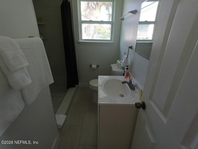 Building Photo - 215 Oleander St