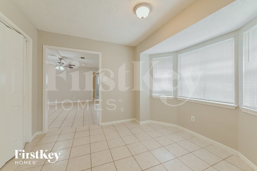 Building Photo - 2506 Rambling Brook Dr