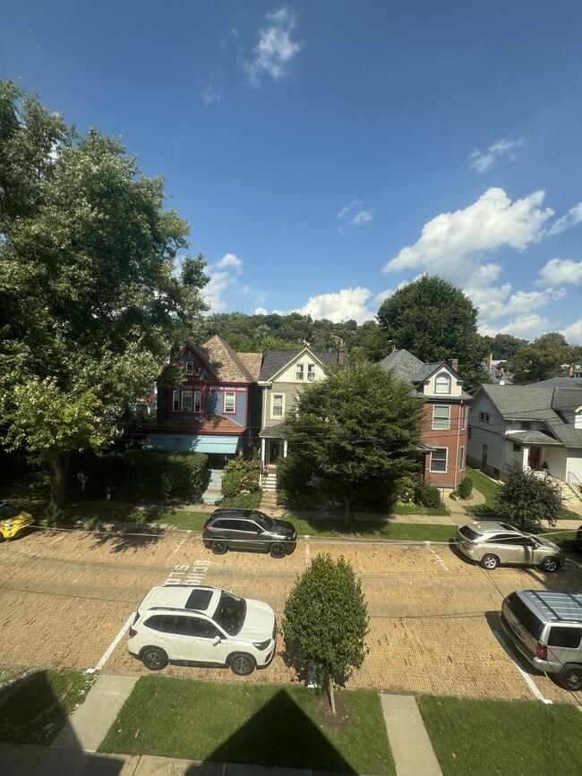 Building Photo - 310 3rd St