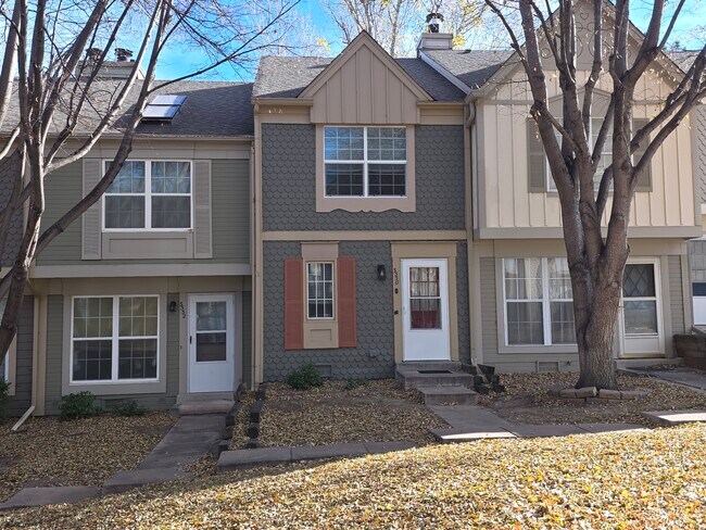 Building Photo - 3330 Queen Anne Way