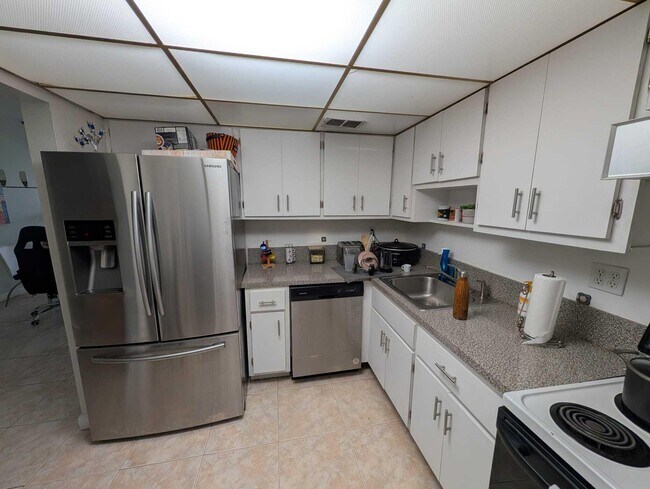 Building Photo - 1470 NE 125th Terrace